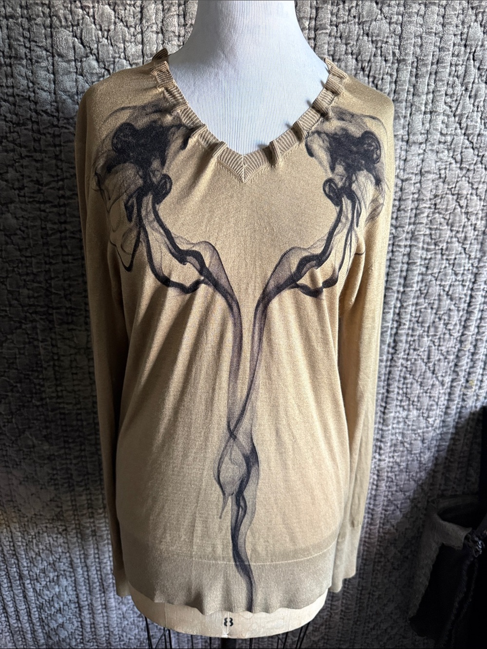 Alexander McQueen Tan Crewneck Sweater with Black Smoke Print 80% cashmere 20% S